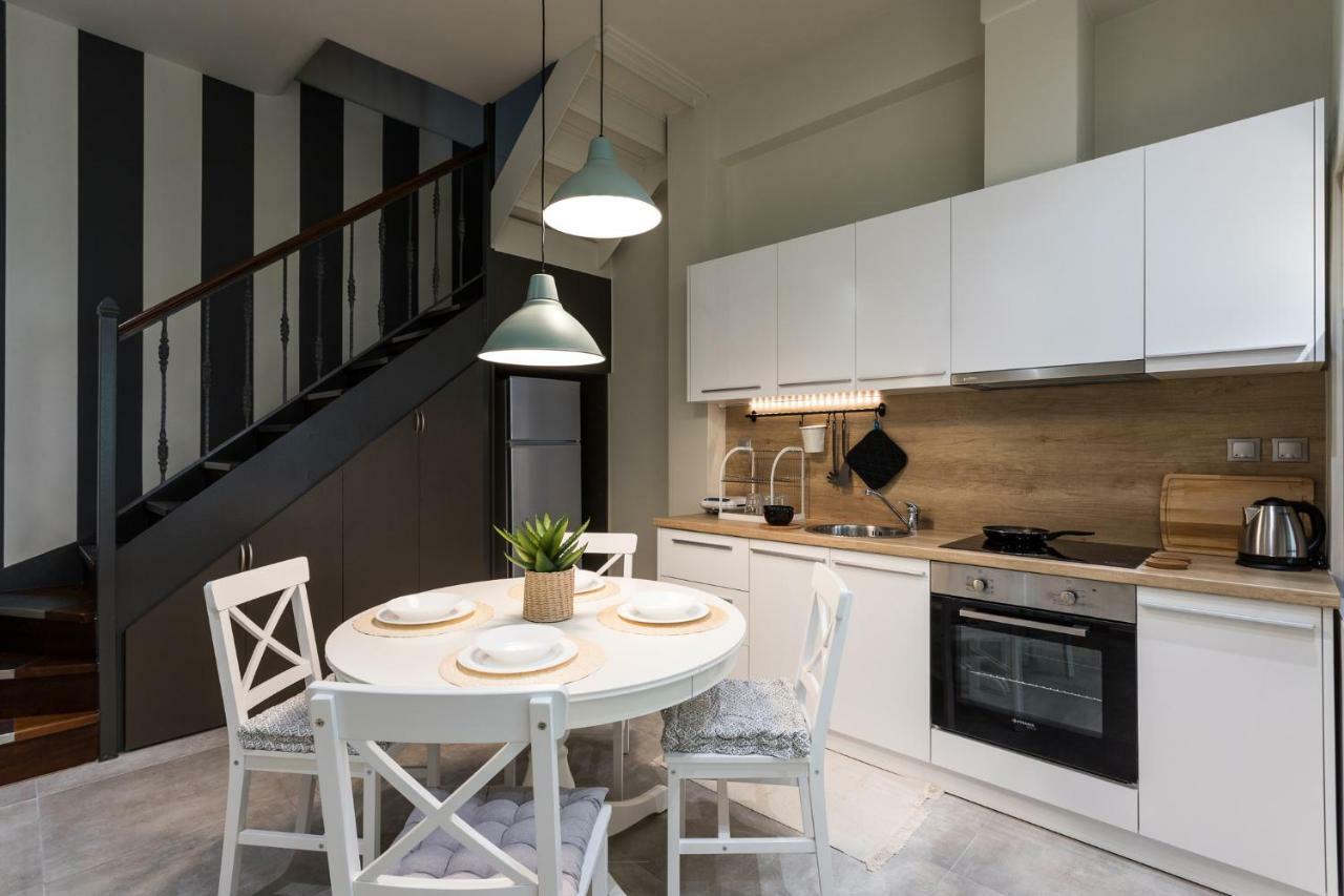 Modern City Center Maisonette ヨアニナ エクステリア 写真